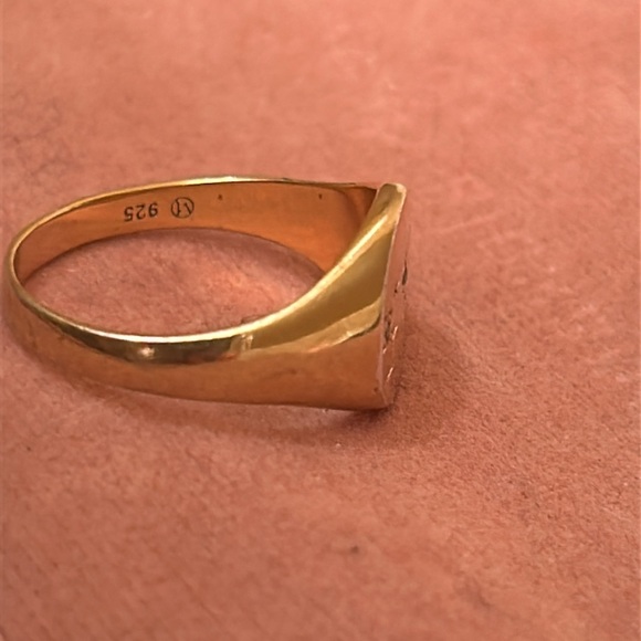 Mejuri ring - Picture 3 of 5